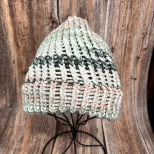 NEW Handmade Women’s Knit Hat Item #PHK6364